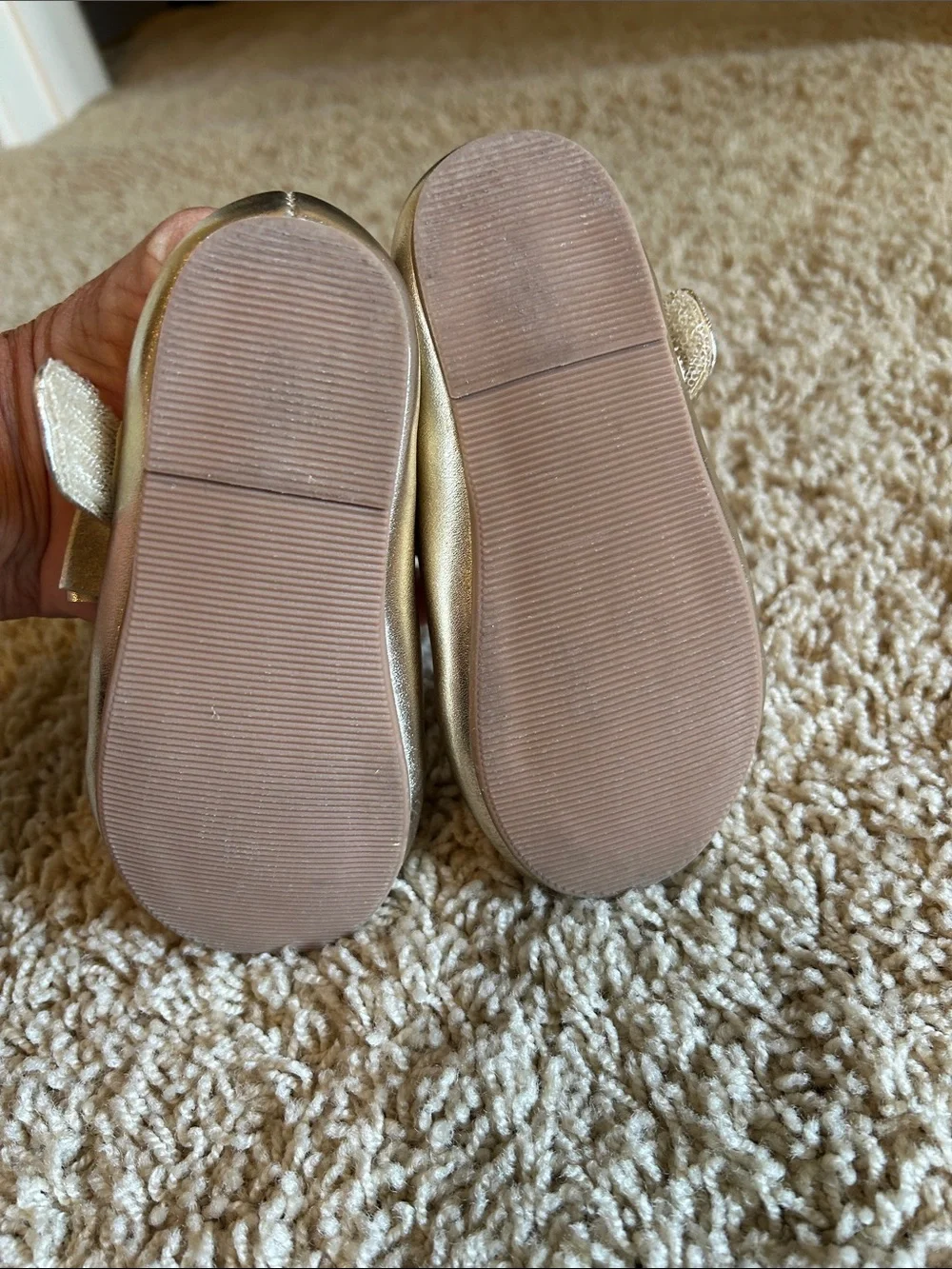 Felix & Flora Girls Metallic Gold Mary Jane Bow Shoes Size 6.5-7